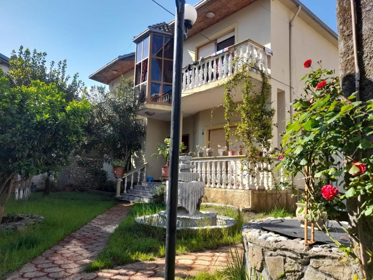 Gather Inn Guest House Shkodër Екстериор снимка