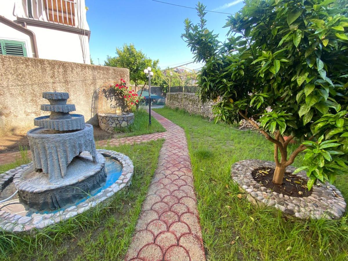 Gather Inn Guest House Shkodër Екстериор снимка